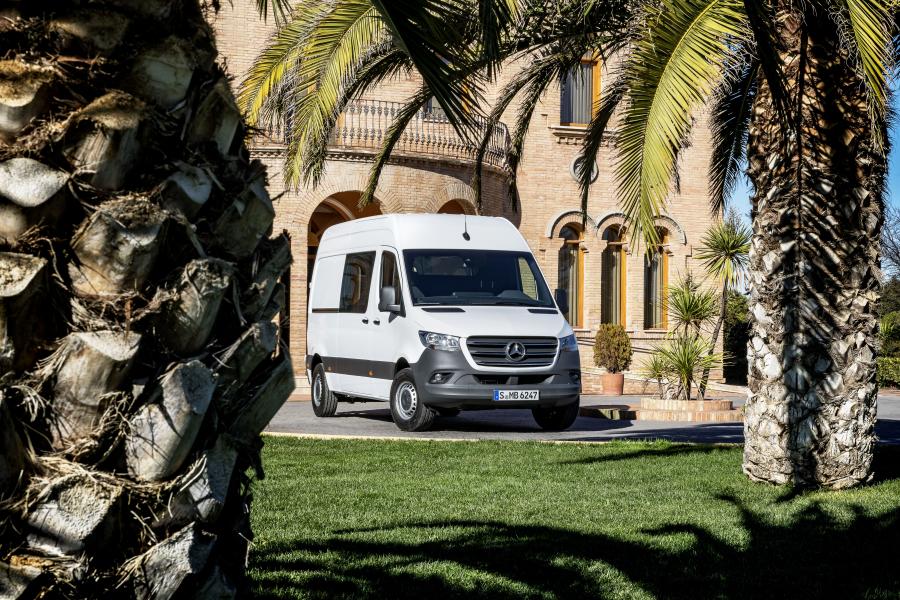  Mercedes-Benz Sprinter Panel Van 2018 года  (WW) (фото 11 из 23)